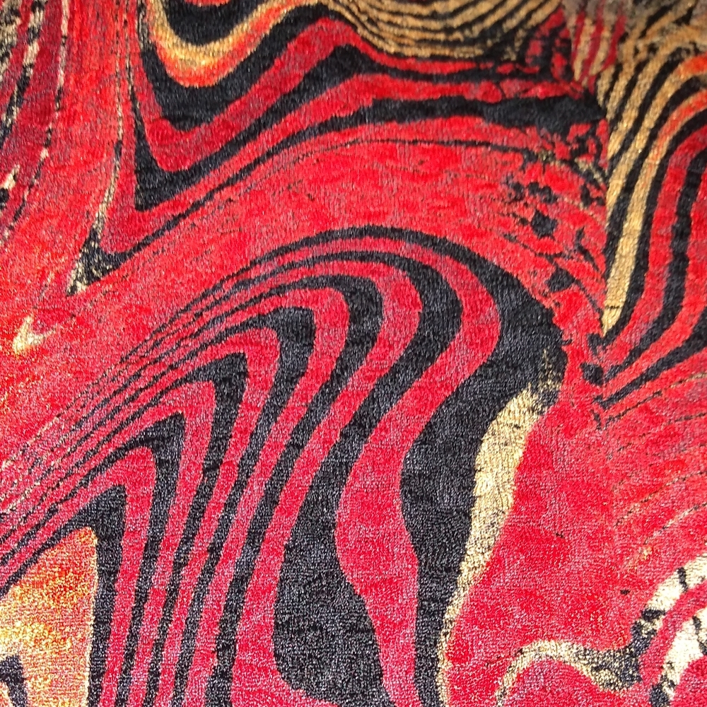 Papillon Blanc Red Black & Gold Fitted Sleeveless Shirt, 15 inches PTP - Picture 8 of 13